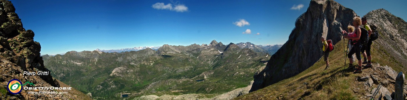 65 Panoramica verso la condca del Calvi e il Cabianca.jpg